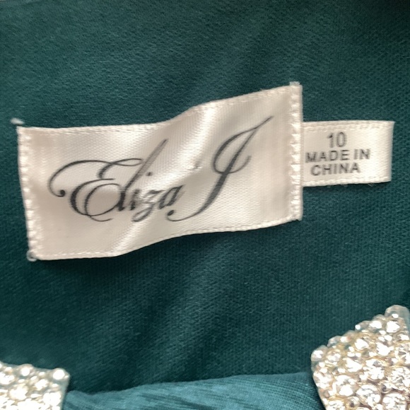 Forest green form fitting dress - Picture 3 of 3